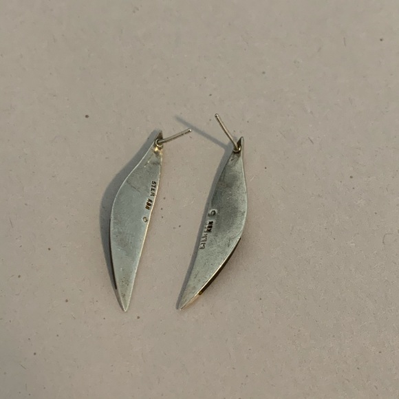 Vintage Sterling and Onyx Earrings - Picture 4 of 7